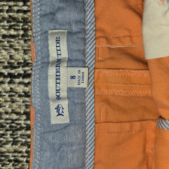 Southern Tide Women's Coral Shorts - Picture 2 of 3